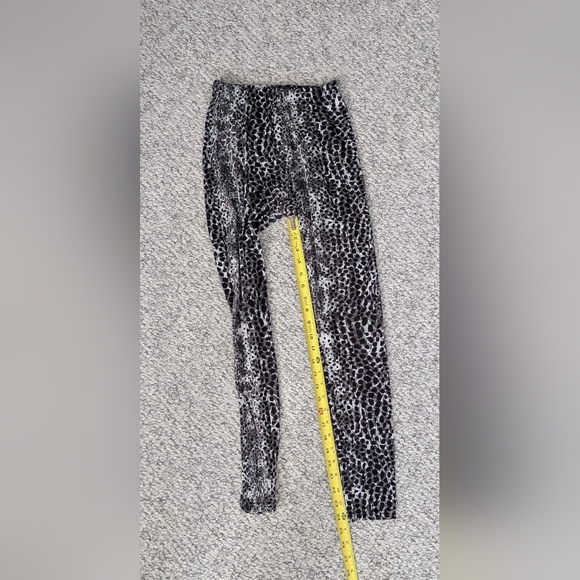 Shosho Women's Black, Gray & White Animal Print Patterned Leggings - Picture 6 of 7